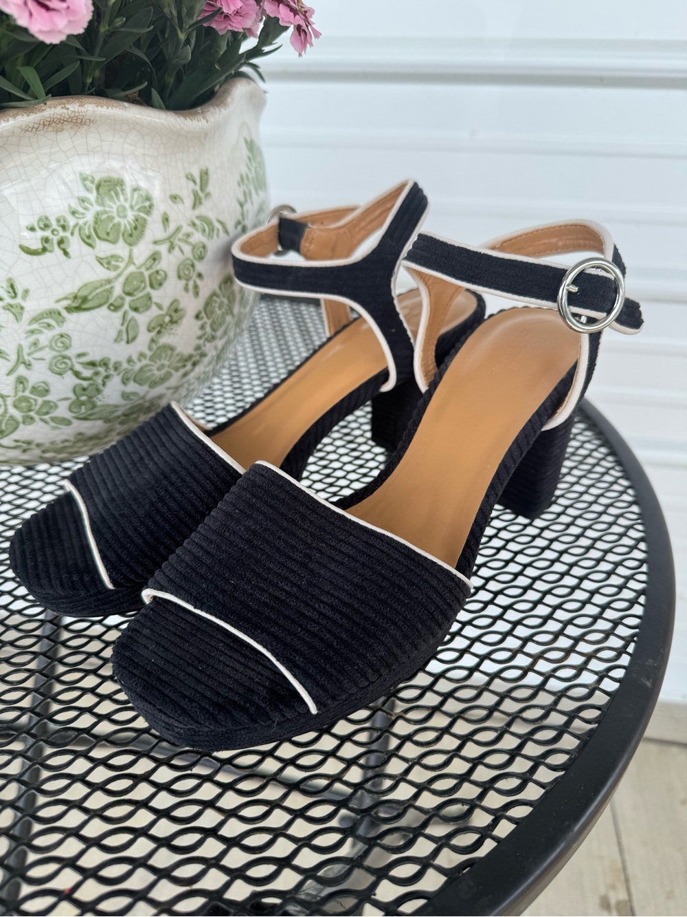 Urban Outfitters Women’s Black Corduroy Block Heels with Contrast Trim